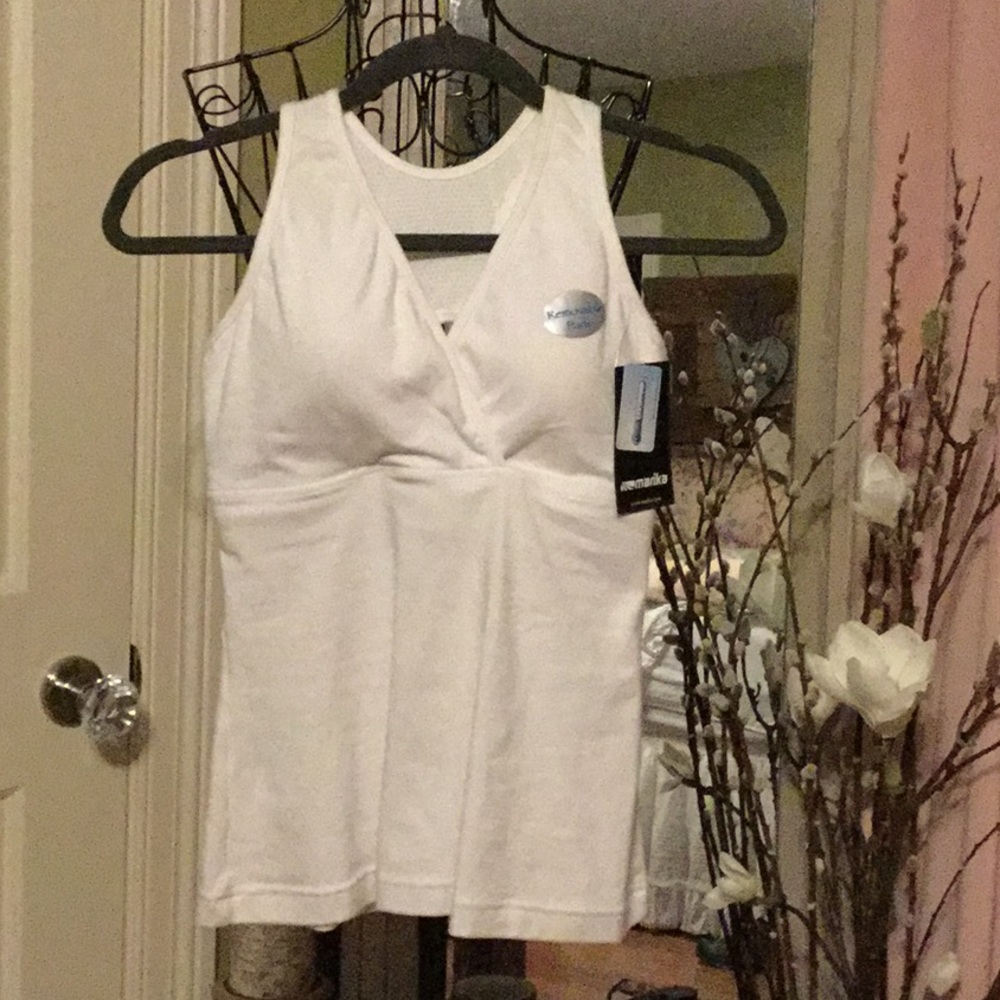 Marika sports tank